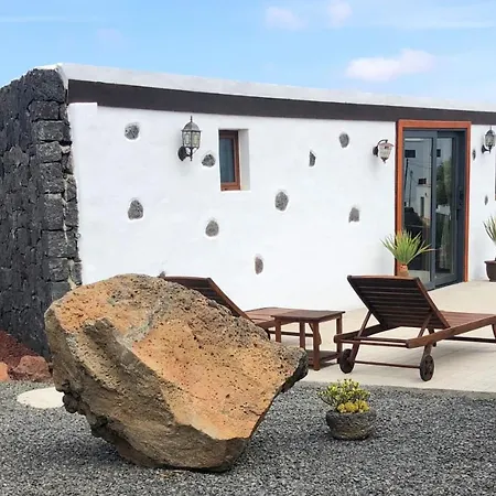 Sun, Relax & Lava, Free Wifi 600mb, Bbq Semesterbostad Tinajo